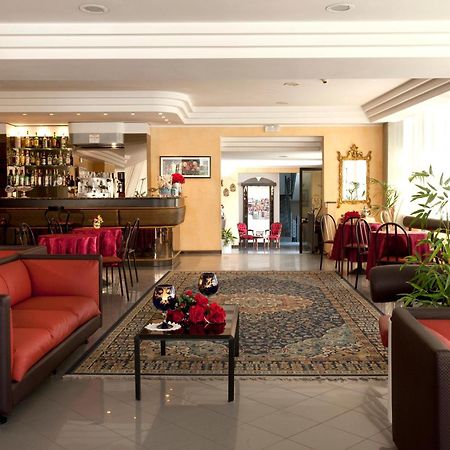 Hotel Capitol San Mauro Mare エクステリア 写真