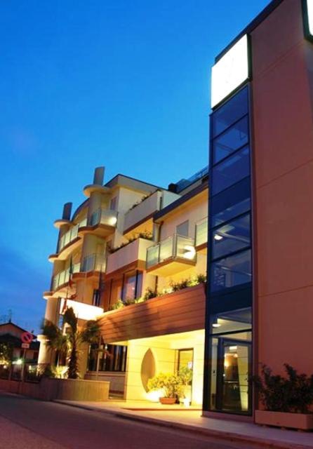 Hotel Capitol San Mauro Mare エクステリア 写真