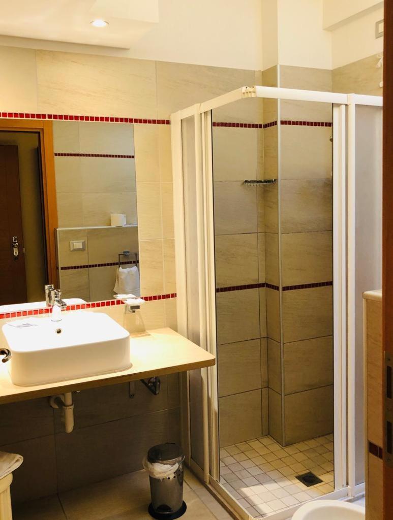 Hotel Capitol San Mauro Mare エクステリア 写真