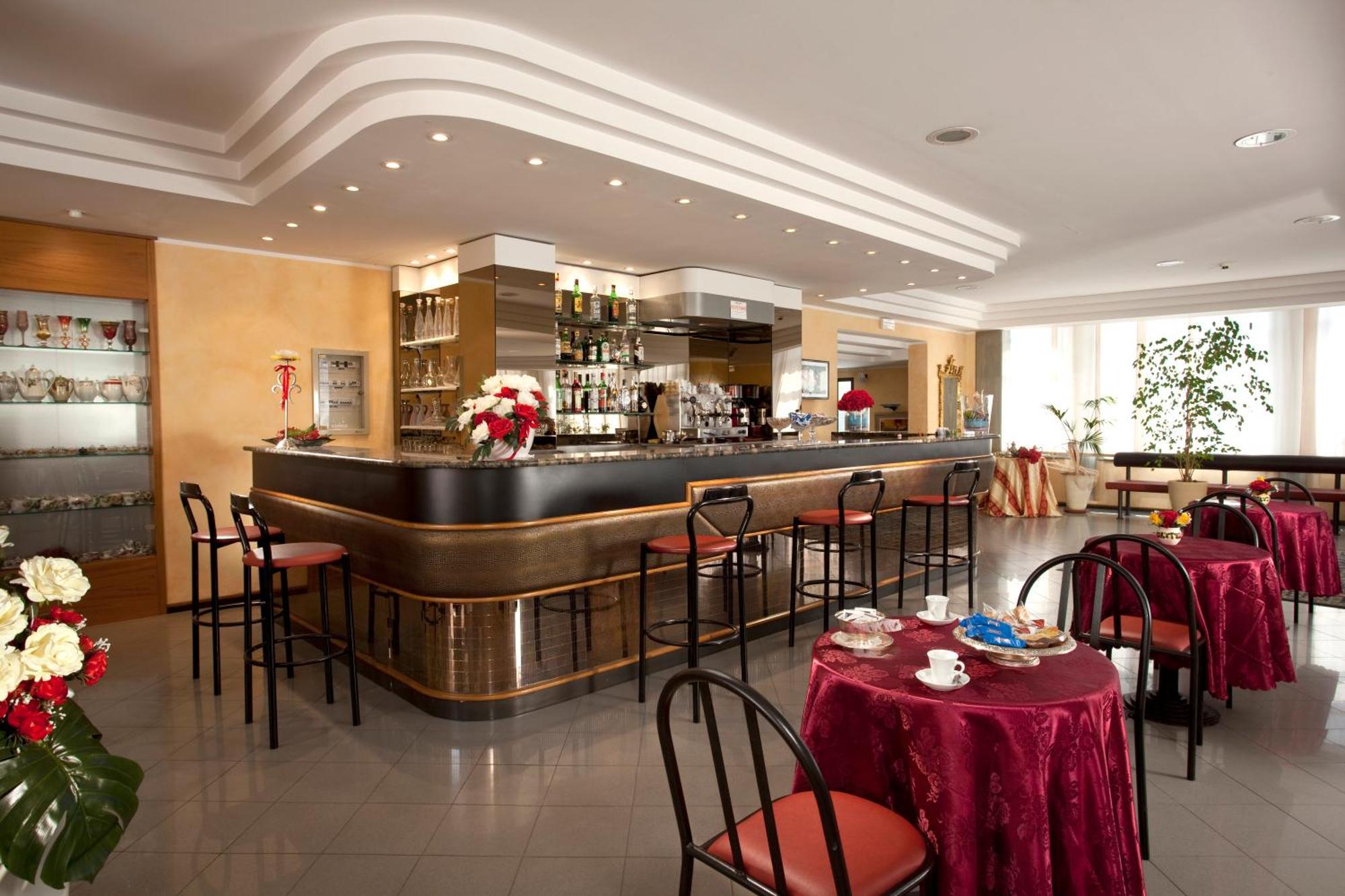 Hotel Capitol San Mauro Mare エクステリア 写真