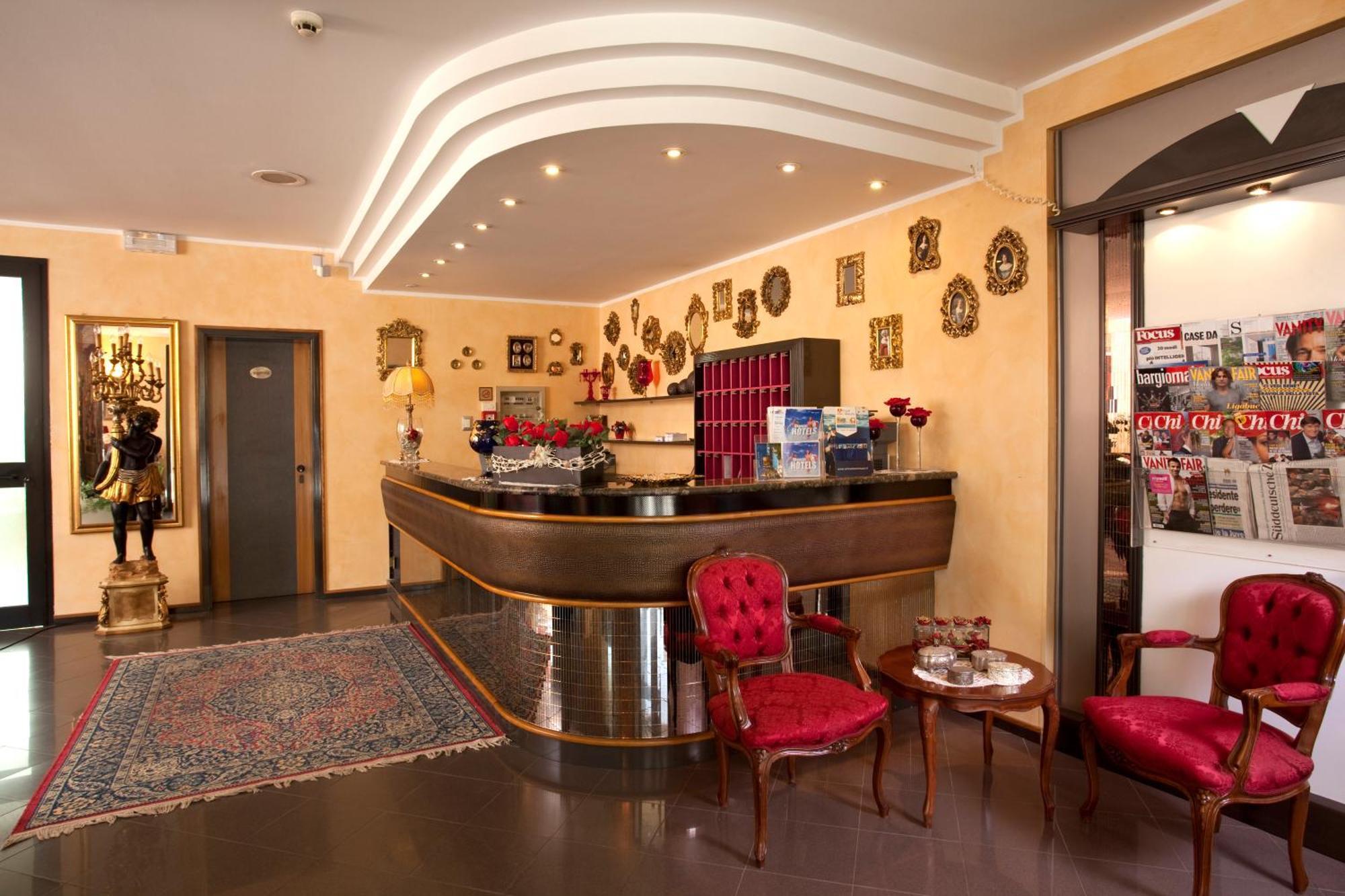 Hotel Capitol San Mauro Mare エクステリア 写真