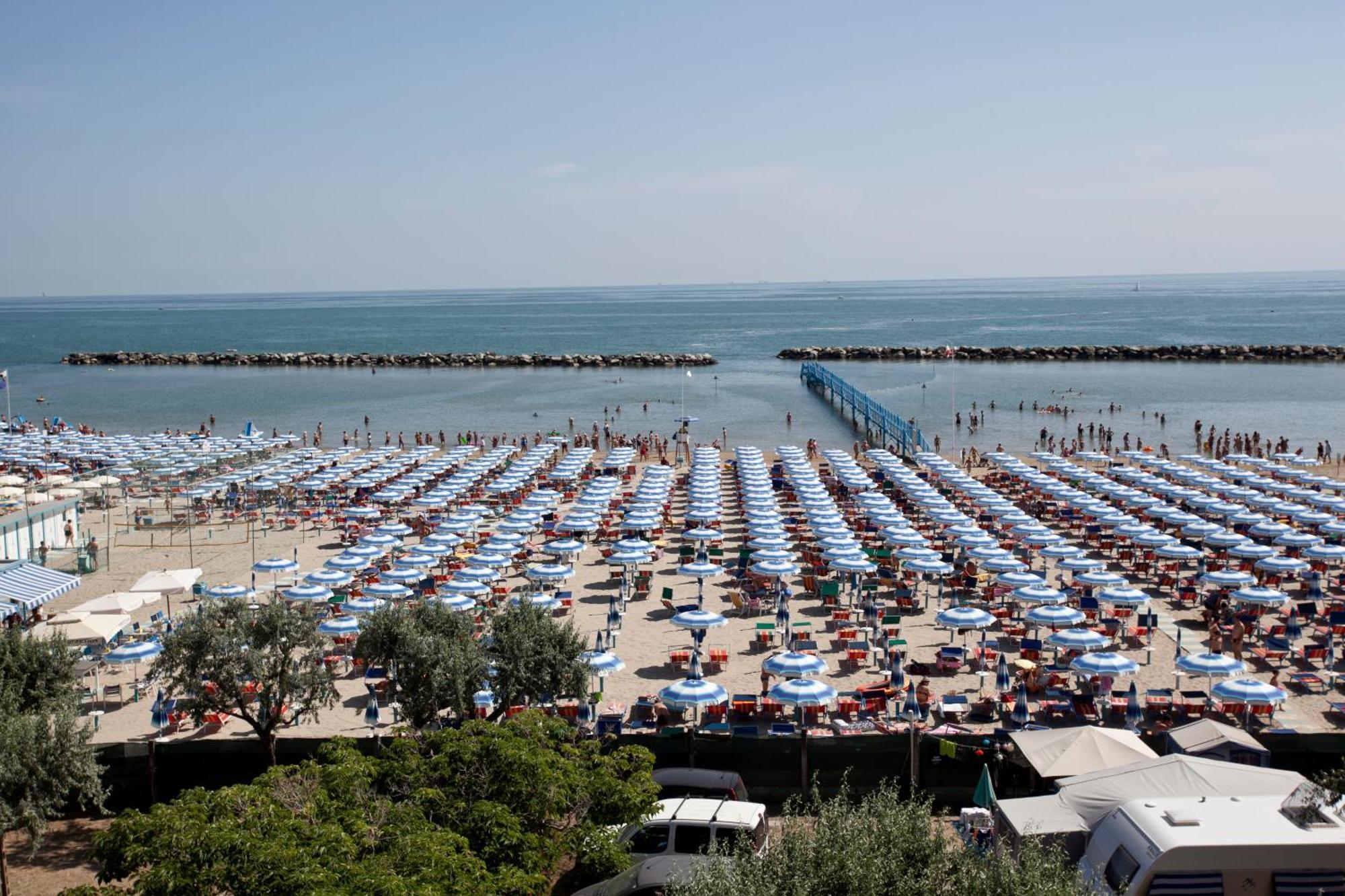 Hotel Capitol San Mauro Mare エクステリア 写真